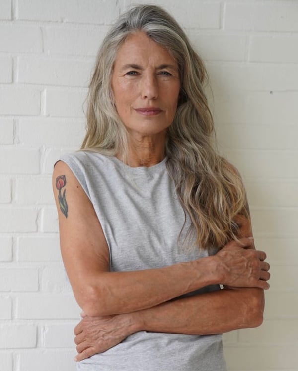 45 Gorgeous Hairstyles for Grey-Haired Women Over 60