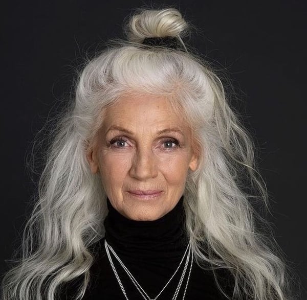 Enhancing the Brilliance of Silver Hair